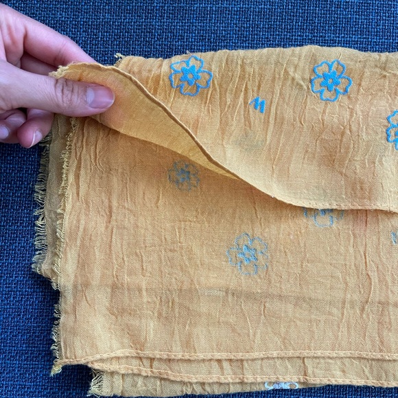 Set of 3 scarves- perfect addition to wardrobe - Picture 5 of 5